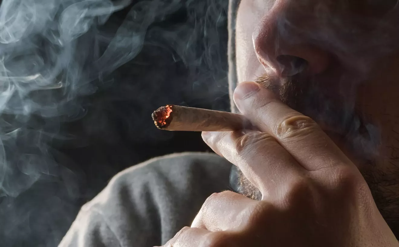 Study: Women have more side-effects using cannabis