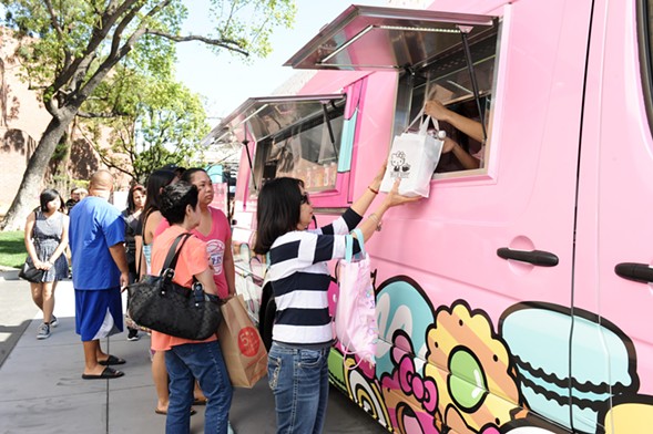 Visit the Hello Kitty Food Truck on Saturday, Oct. 20 from 10 a.m. to 8 p.m. - HELLO KITTY CAFE FOOD TRUCK