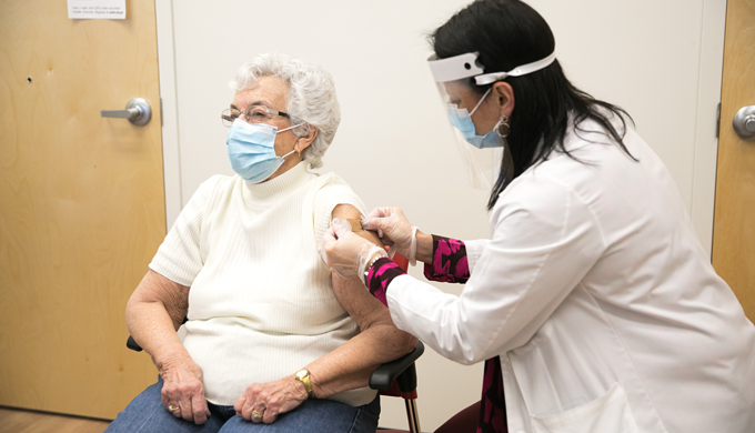 Frontline Essential Workers, People 55 and Older Eligible for Vaccine Appointment Starting Friday