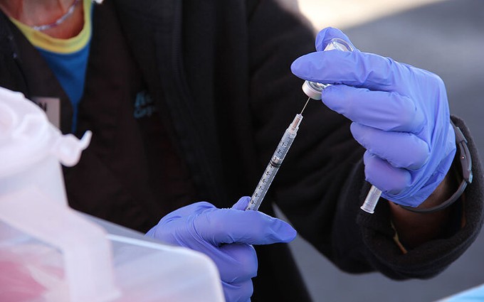 As COVID cases rise in Arizona, officials push vaccinations and masks for the holidays