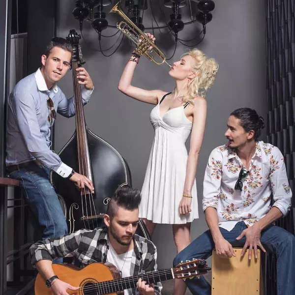 JENNY & THE MEXICATS