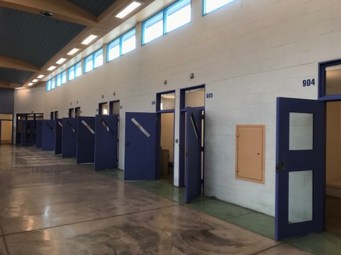 asylum-seekers-moving-into-vacant-detention-center-the-range