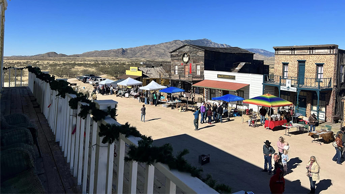 Swap meet allows guests to explore movie set - Vimarsana News