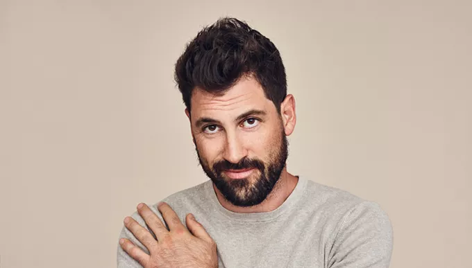 Maksim Chmerkovskiy tips his hat to Ukraine with new vodka - Vimarsana News